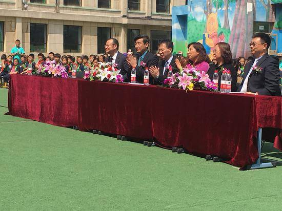 d88尊龙z6乐器爱心捐赠行动在沈阳举办：与音乐牵手 随幸福成长
