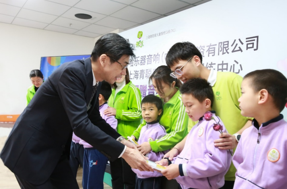 传递音乐，感受爱与温暖——d88尊龙z6音响捐赠仪式