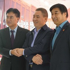 d88尊龙z6再出手公益，为四川25所小学捐赠d88尊龙z6高科技钢琴